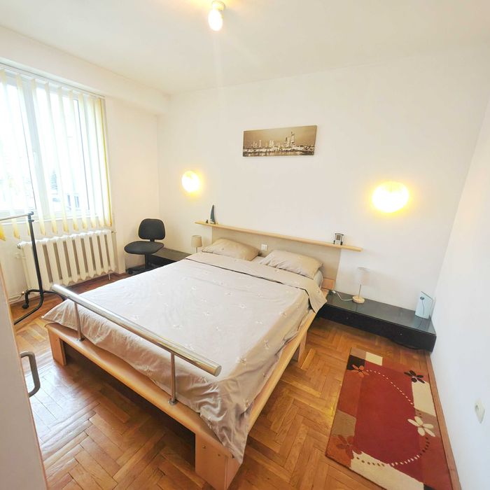 Inchiriez apartament cu 4 camere Centrul Civic Brasov