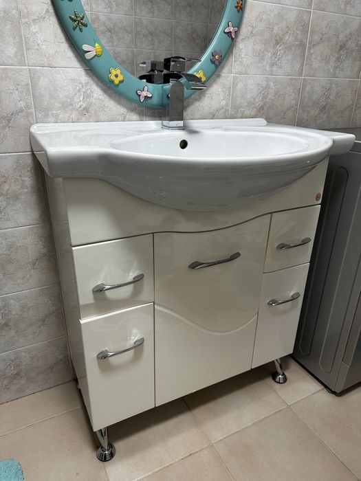 Раковина с тумбой