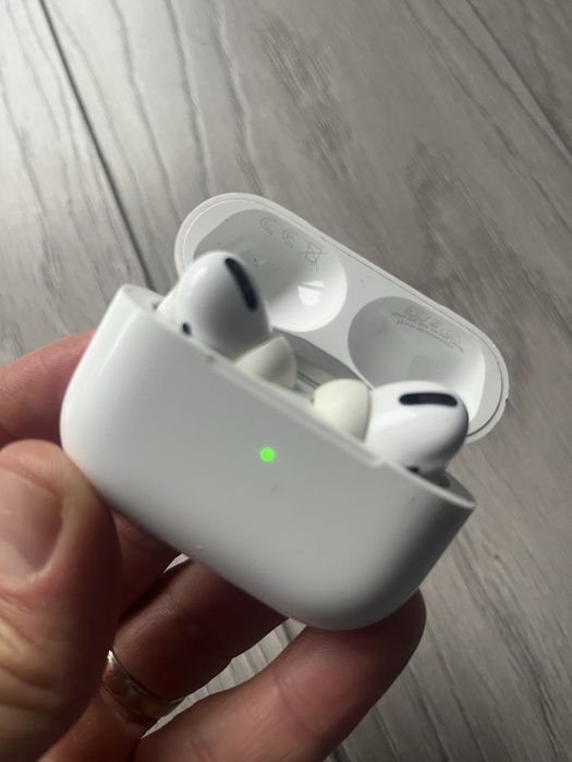 Casti Airpods pro