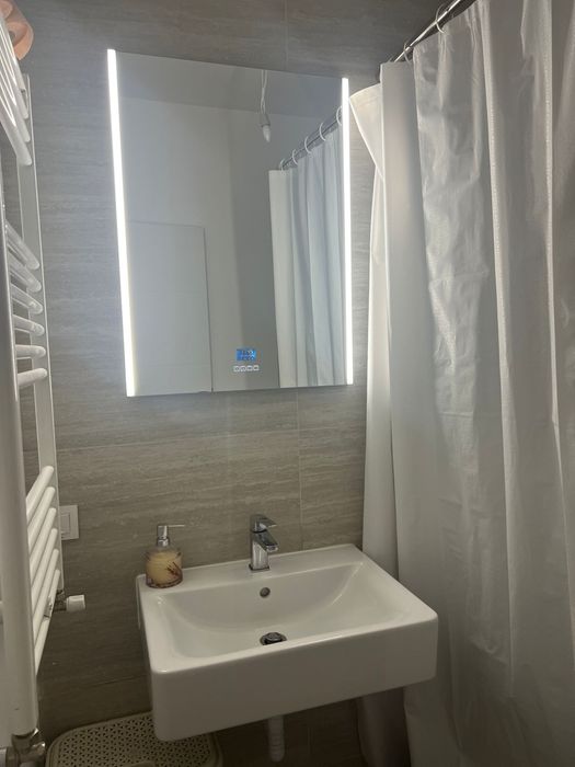 Studio de inchiriat ( dormitor +living +bucatarie+baie)