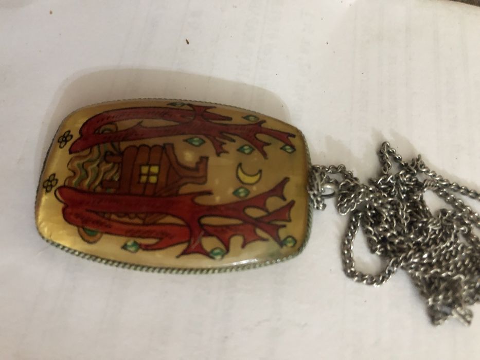 Ръчно рисувано, винтидж руско колие от селенит