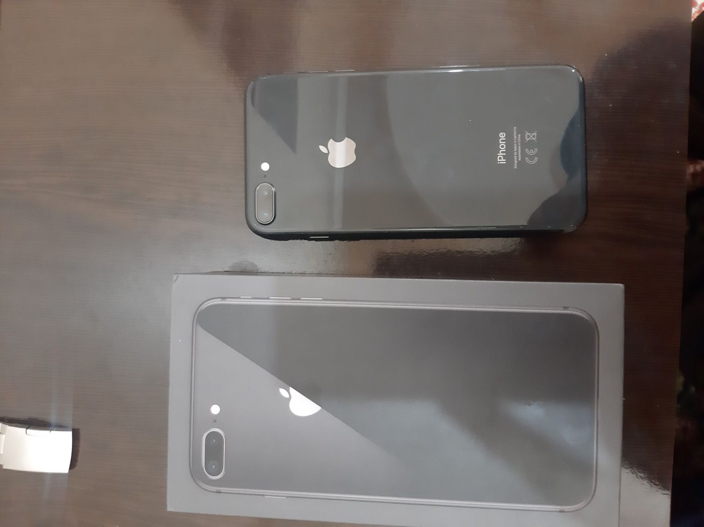 Iphone 8+ 256gb sotiladi Kar dak