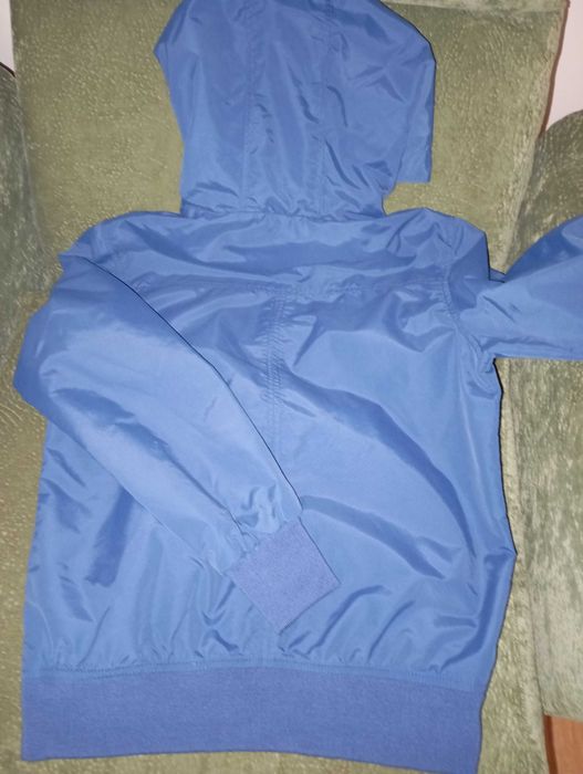 Яке  H&M пролетно- бомбър ръст 146. Пролетно Rebel ръст 158.