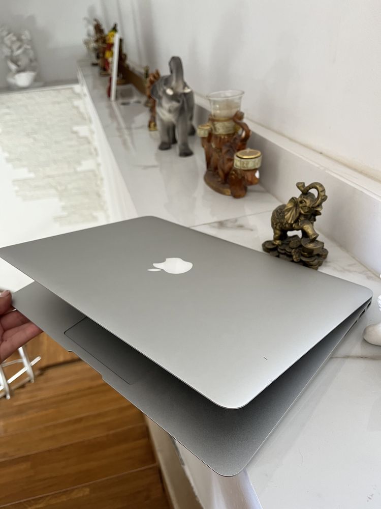 Vand MacBook Air 8GB 2017