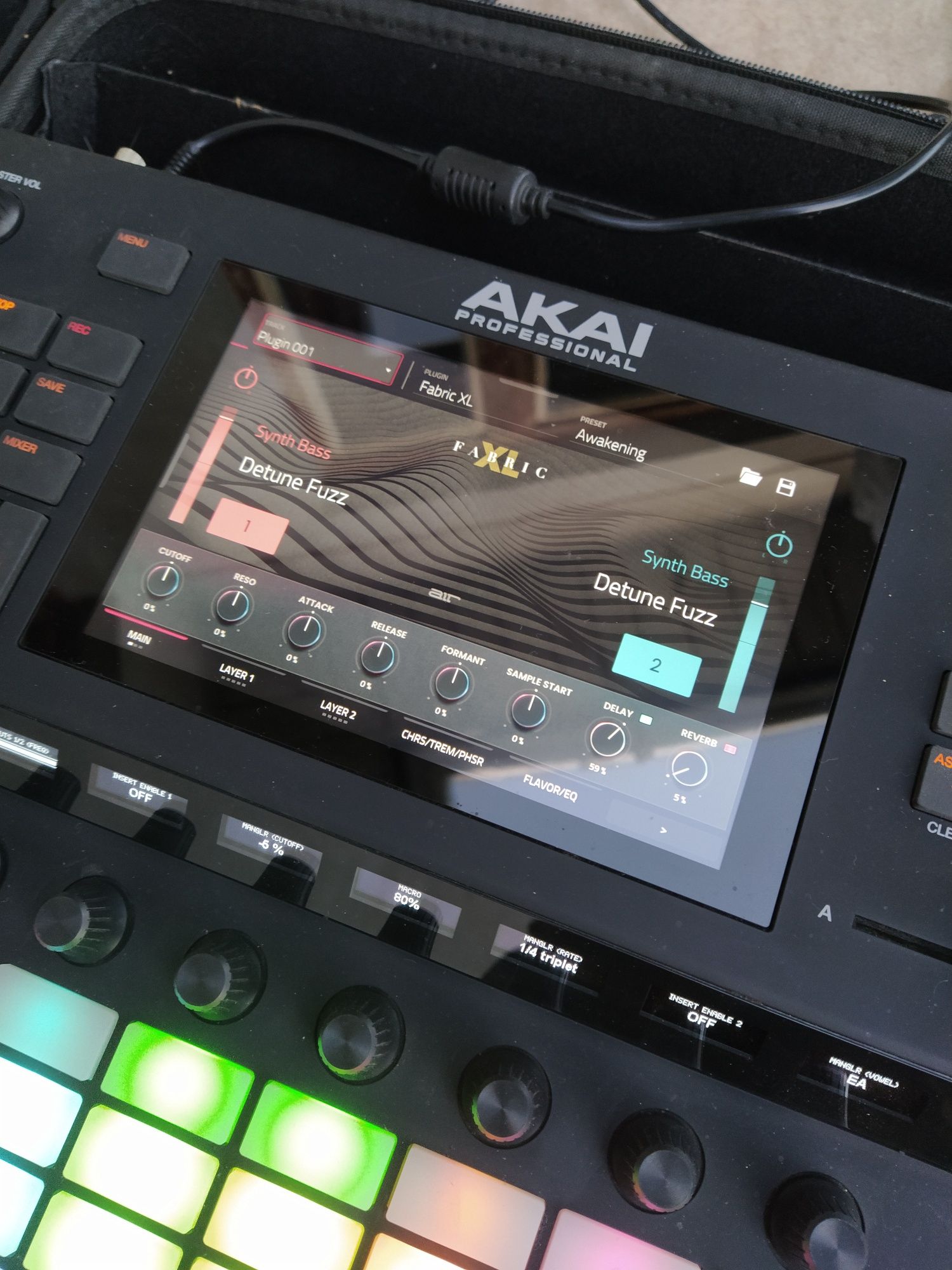 Akai Force + Plug-ins, UDG case si SSD