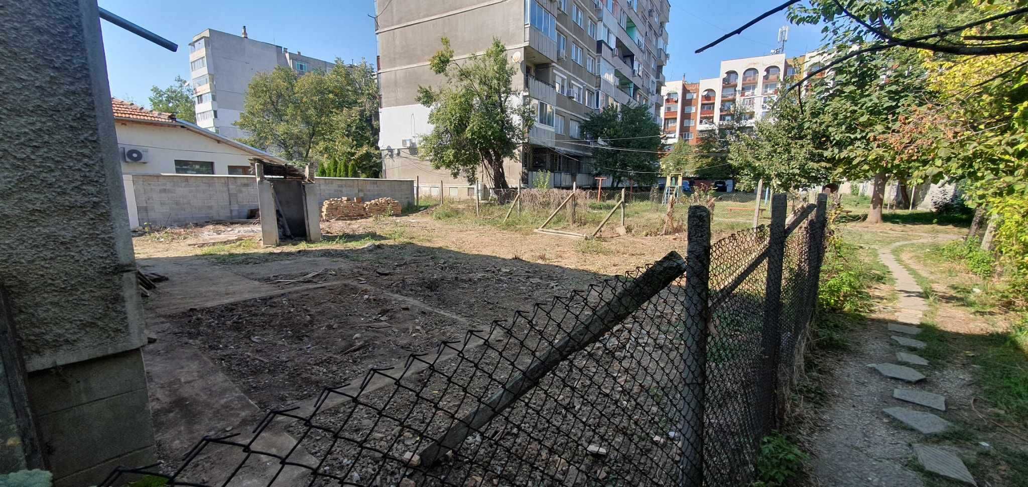 Парцел, 350кв.м, кв. Вароша, Под наем