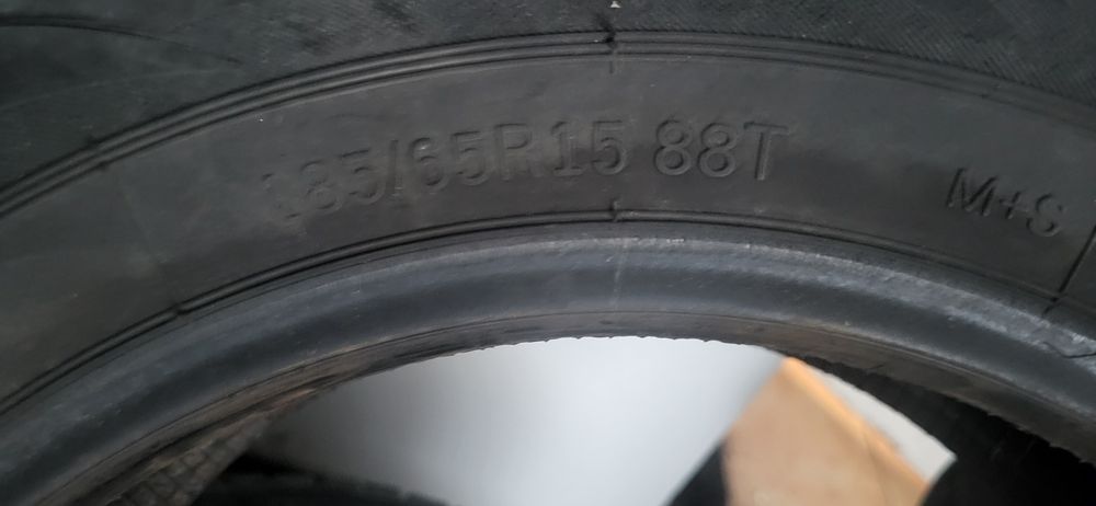 Vand 3 anvelope 185 65 r 15 i arna
