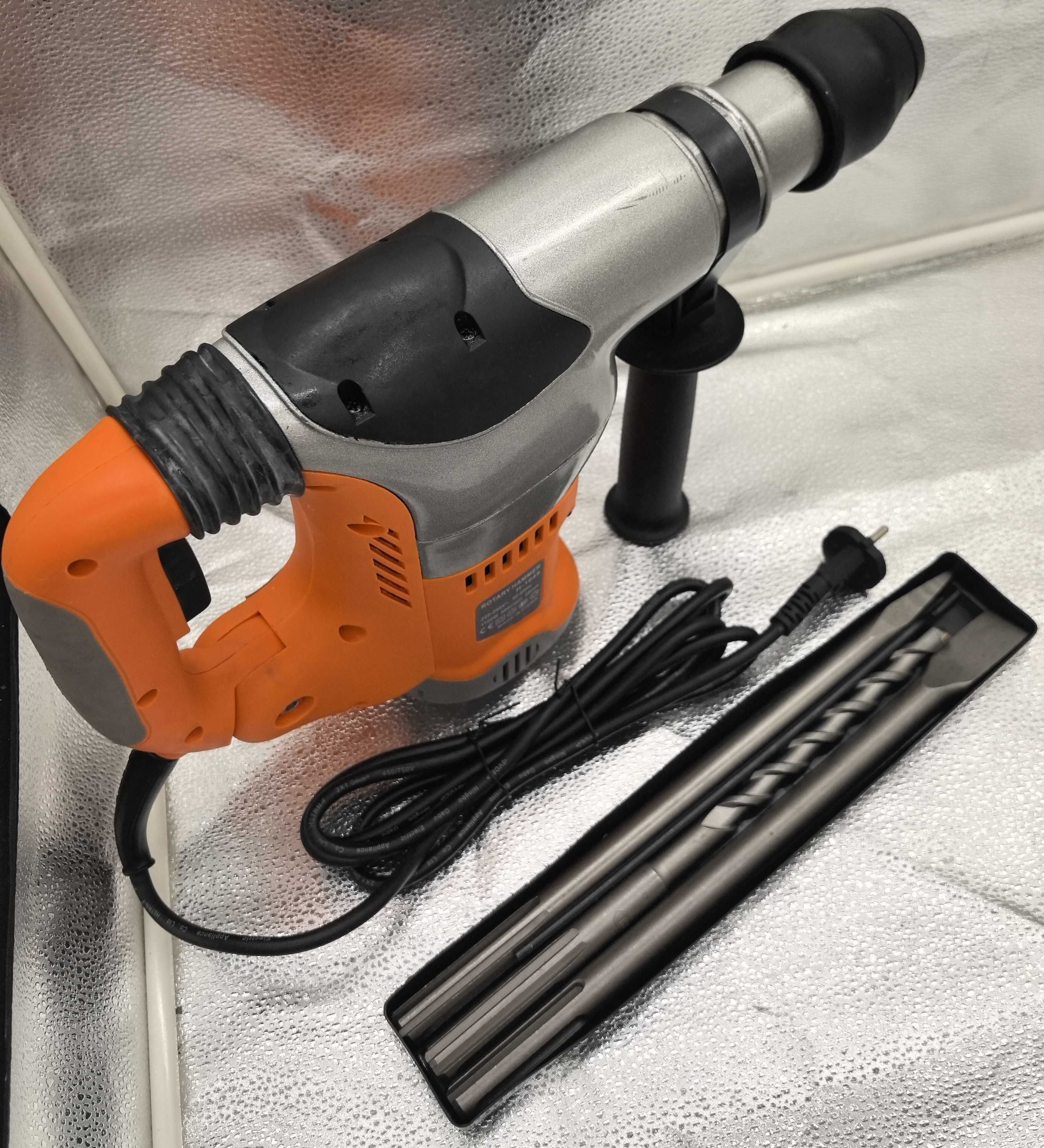 Ciocan rotopercutor 1100W, 7J – Performanta maxima cu SDS Plus!