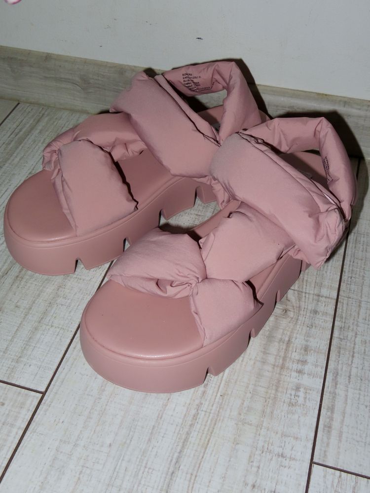 Розови сандали Steve Madden