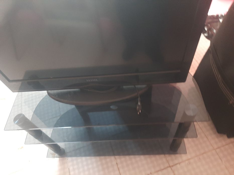 Продаётся плазменный телевизор с падставкой