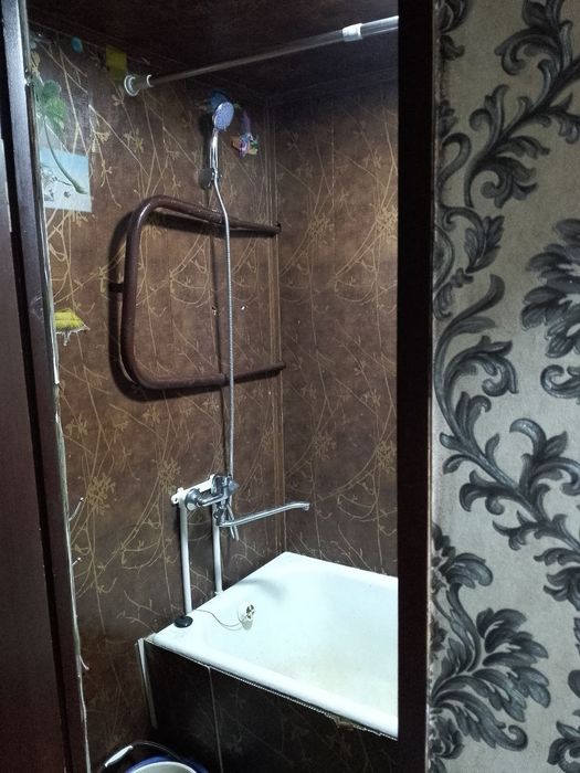 Продам чиланзар 14.  Одна комнатная.  Балкон 2*4