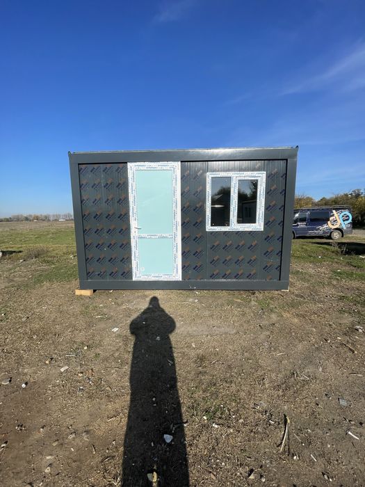 Vând containere De diferite dimensiuni