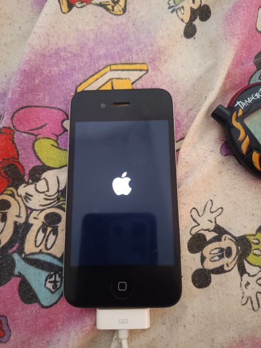 Telefon iPhone 4 pe piese
