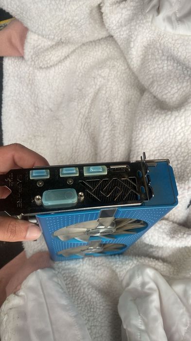 Vând placa video  8gb ram!