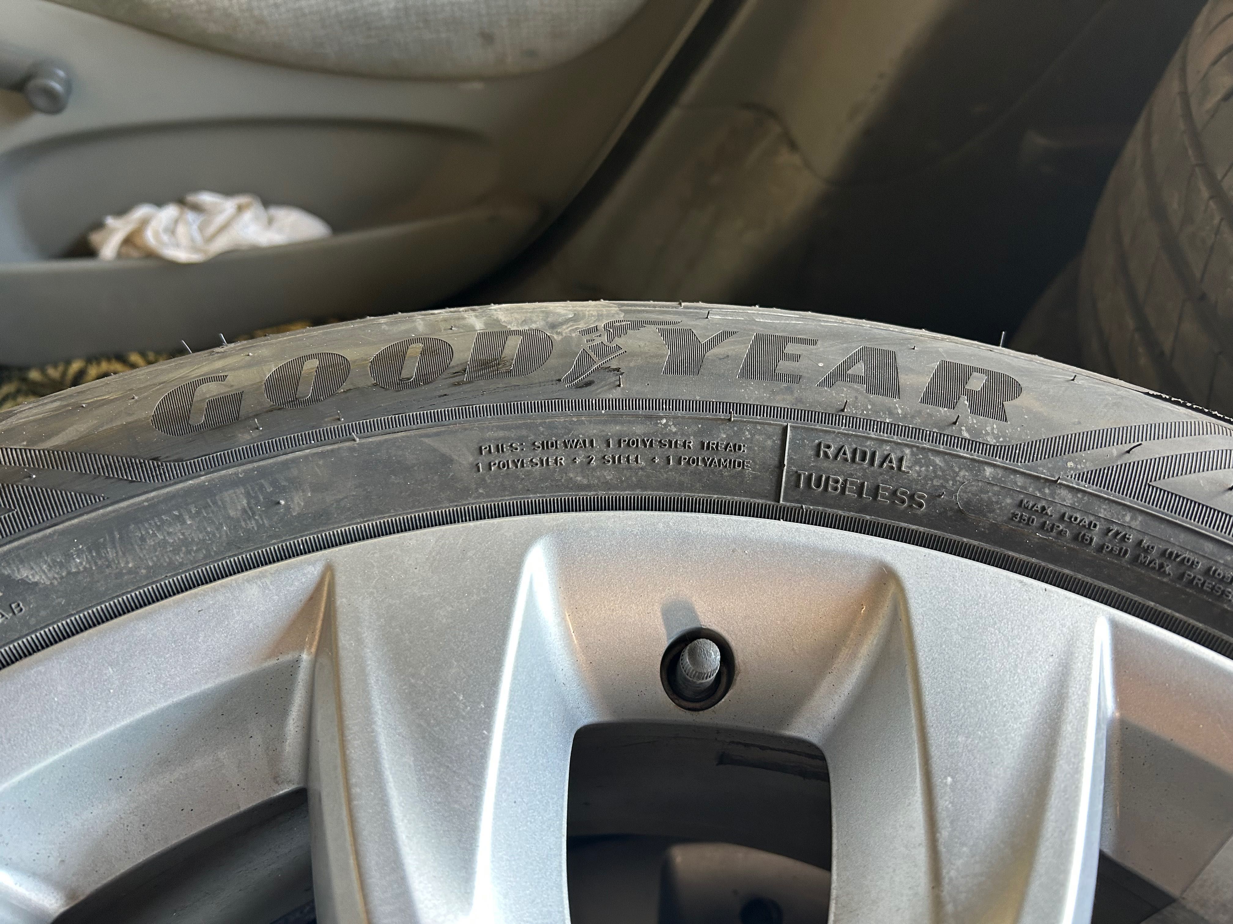 Джанти 19’ с летни гуми Goodyear,4 бр.