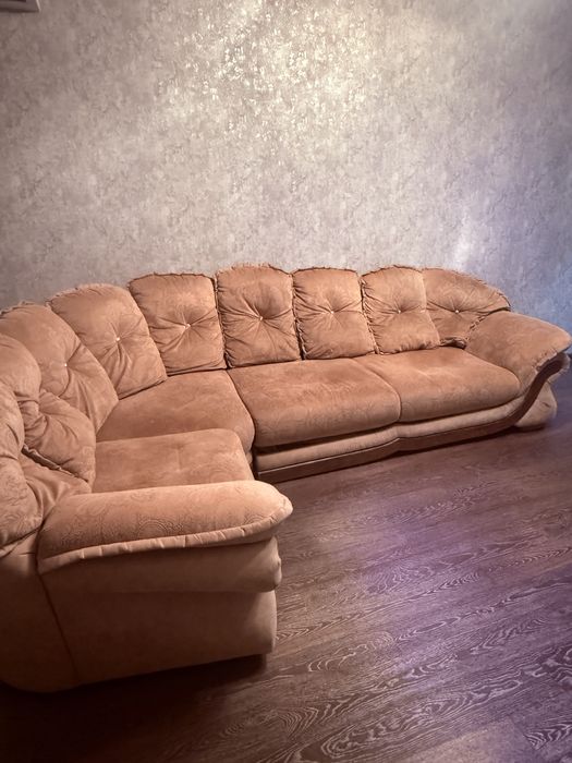 Продам угловой диван и кресло цена 55000 тенге