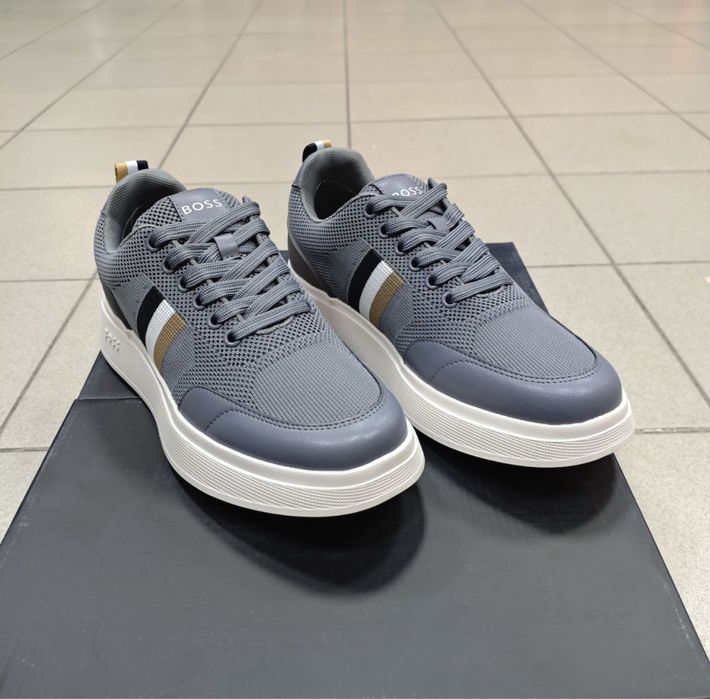 Продам мужские кроссовки новые