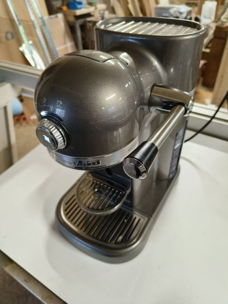 Кафемашина на капсули Nespresso KitchenAid Artisan