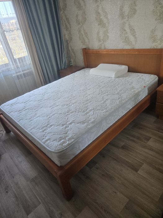 Спальни  гарнитур в отличном состоянии из дерева