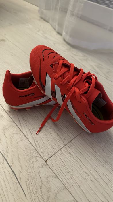 Ghete fotbal adidas predator copii