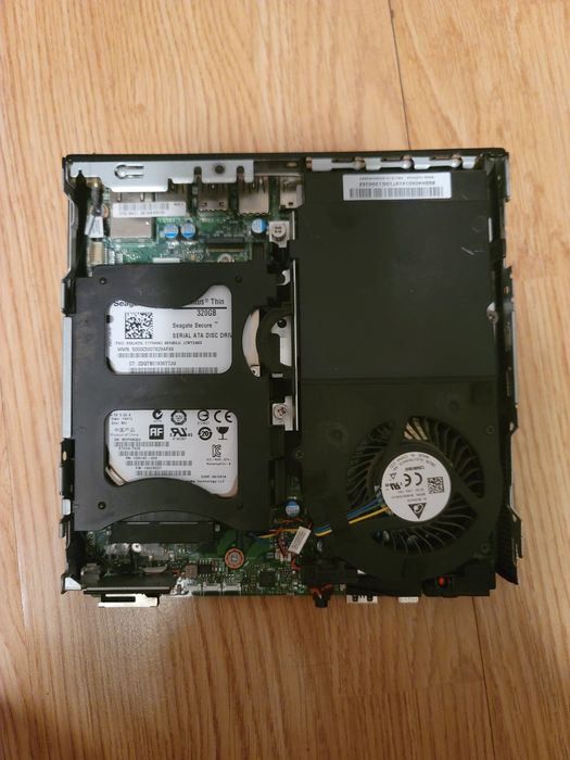 Lenovo ThinkCentre M70q i3-10100T 8GB Ram 320GB hdd