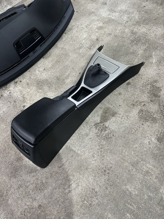 Централна конзола/Подлакътник комплект за BMW E90/E91 face
