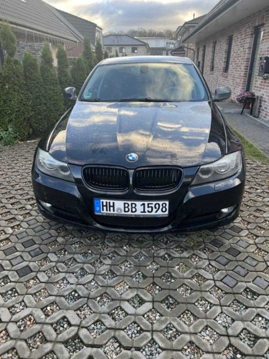 Продавам BMW 320 D