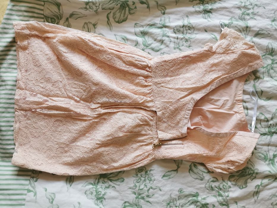 Интересна рокля H&M.