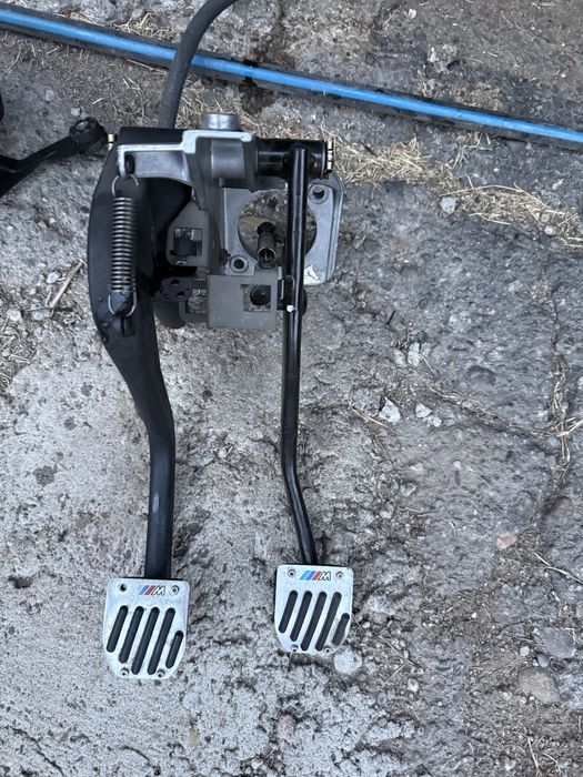 Помпа за съединител с педалите бмв е46 купе 330ci