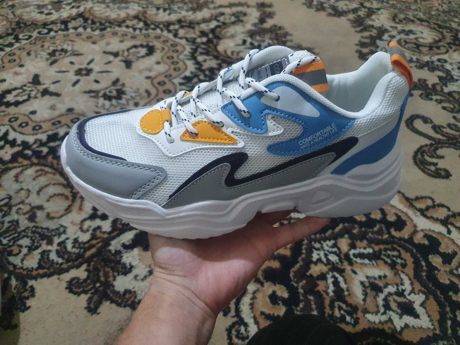 Krossovka/ sifatli yozgi oyoq kiyim