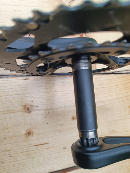 Angrenaj 50-34 ,,baterie Bosch,furca suspensie ,manete   XTR