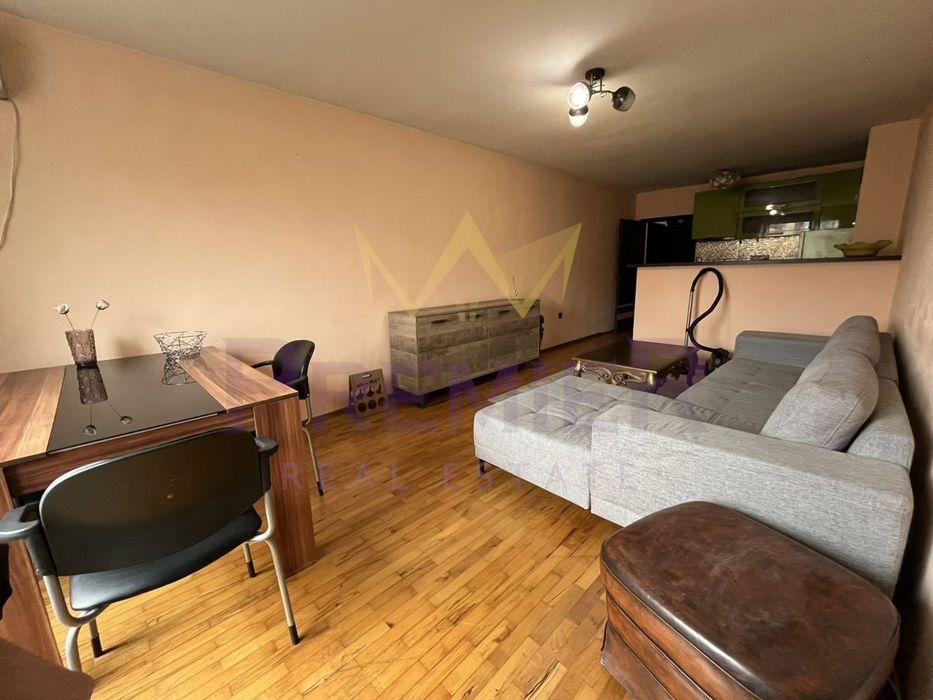 Дава се под наем Двустаен апартамент в Варна, Колхозен пазар - 60 кв.м за 433.5 € - Снимка #3