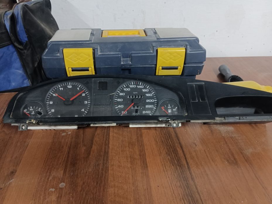 Шиток приборов Ауди С4-2.0 монотроник