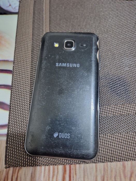 Vând Samsung j5 2015