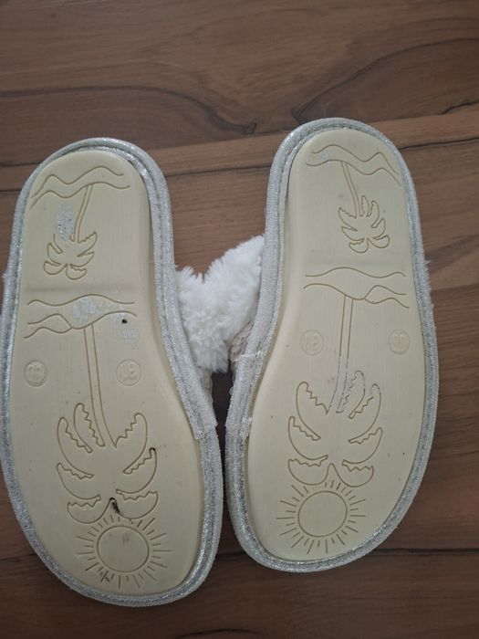 Papuci casa cu sclipici marime 31