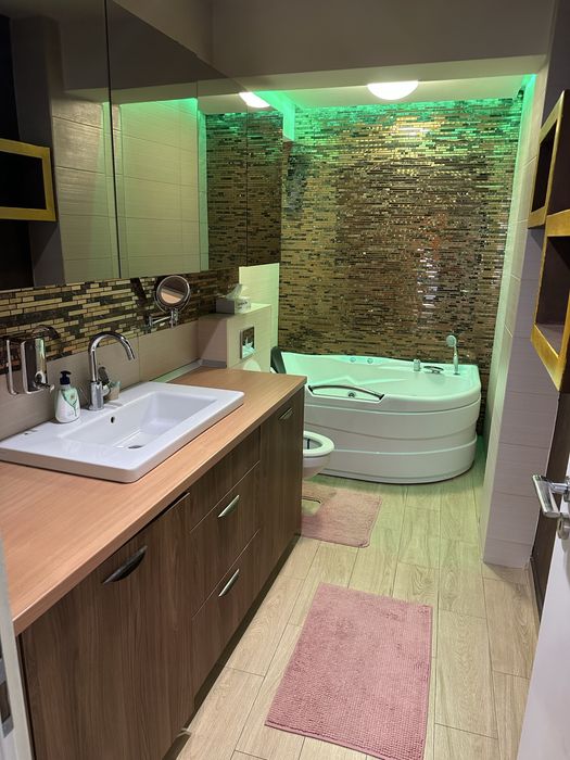 Inchiriez PENTHOUSE cu Terasa, Jacuzzi, Central, Unirii Nerva Traian