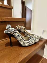 Обувки на висок ток Dior