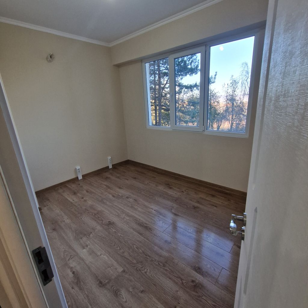 Продава се Тристаен апартамент в Разград, Житница - 76 кв.м за 1094 €/кв.м - Снимка #6