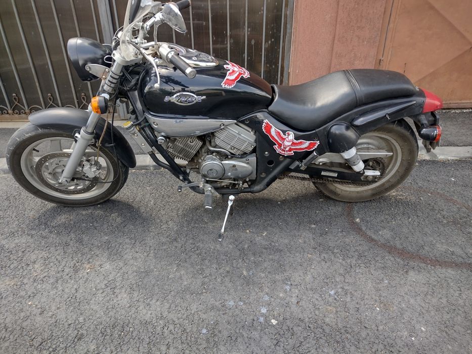Motocicleta kimko venox