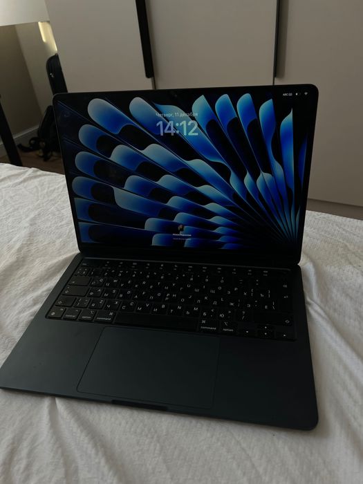 Срочно продаю Macbook