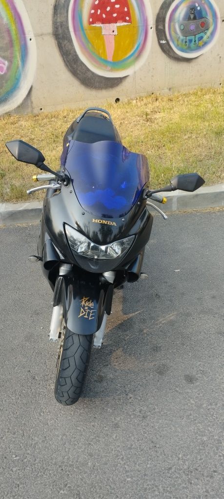 Vand honda cbr f4