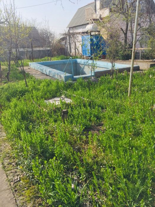 Hovli sotiladi dachniy pasolkada joylashgan