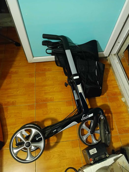 rolator din carbon nou