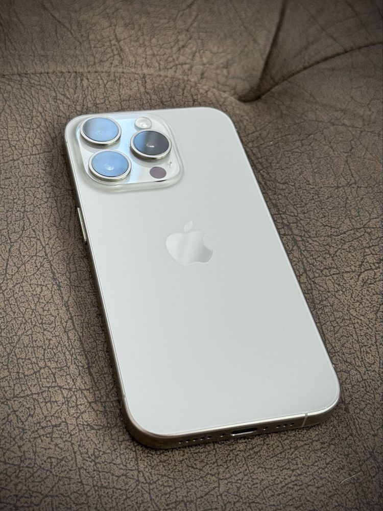 Iphone 15 pro - TITANIUM