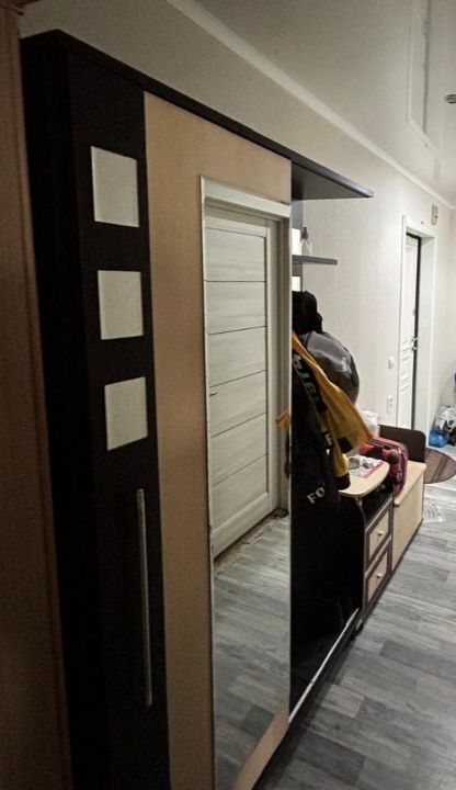 Продам прихожую в отличном состоянии,стол, матрас новый с качком