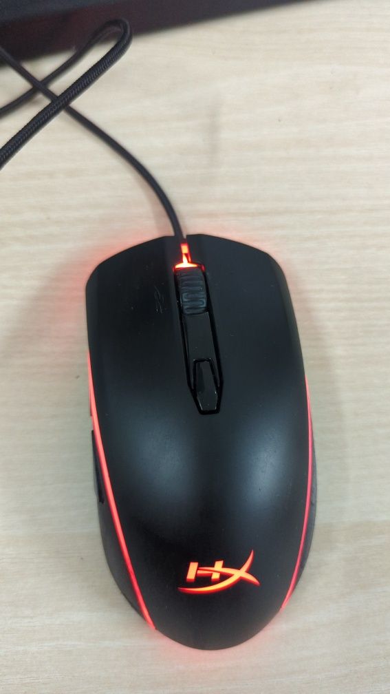 Продаю игровую мышку HyperX Pulsfire Surge RGB