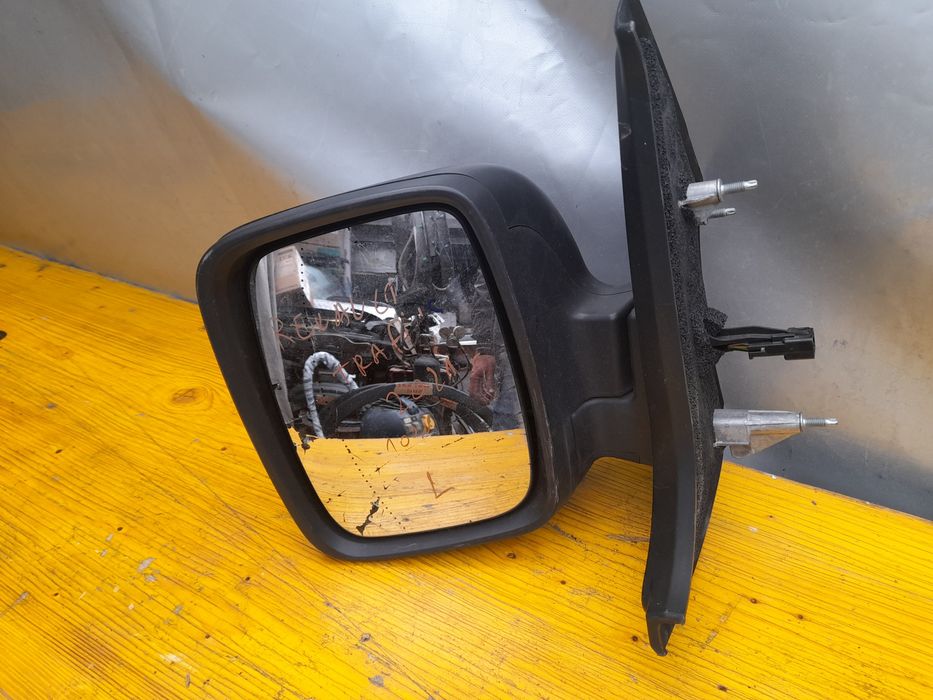 Огледало рено  Tрафик виваро Opel vivaro Renault Trafic 2021г