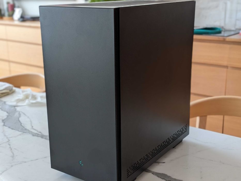 Геймърски/работен компютър, в гаранция, i7-14700 / RTX 4070 TI S / 64G