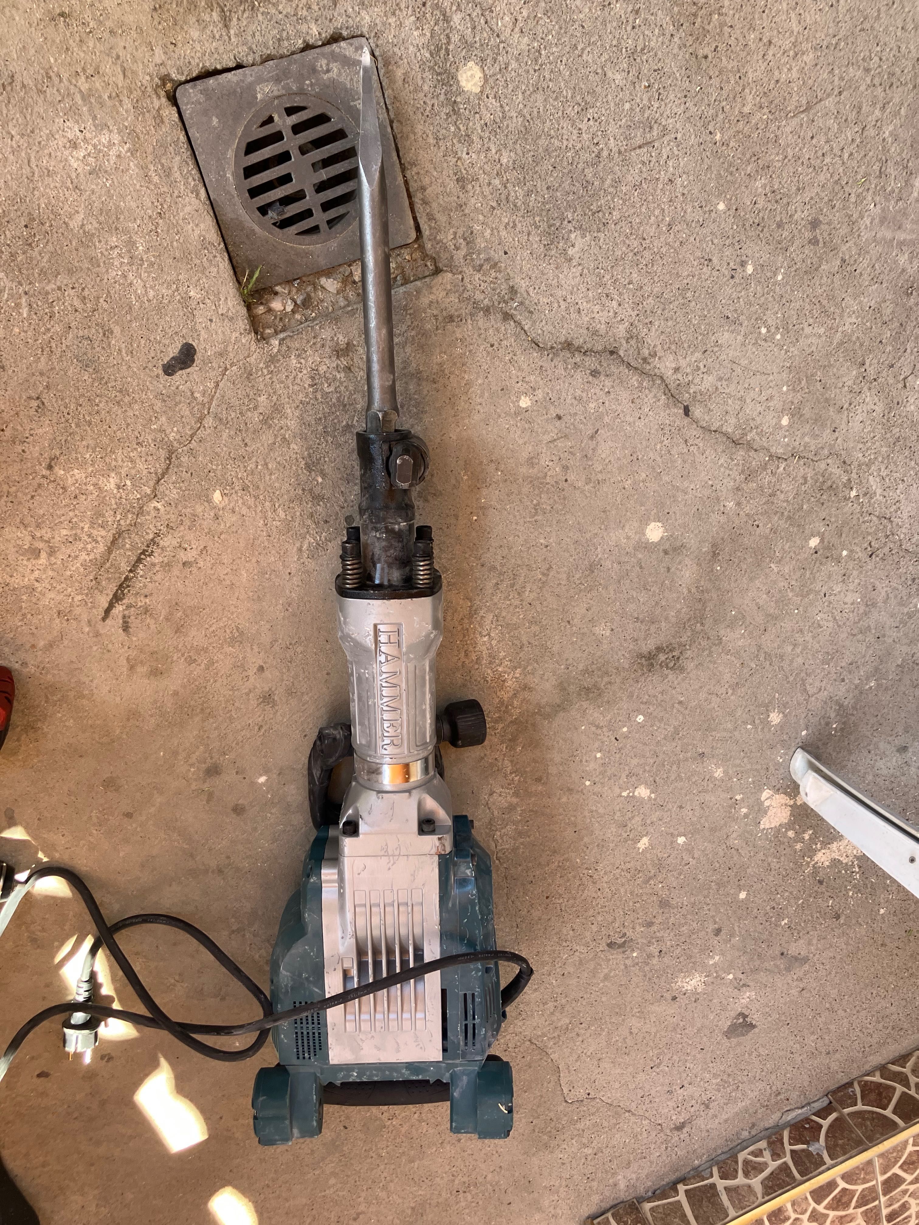 Bosch Къртач Vibration Control Hammer GSH 16-30 Professional