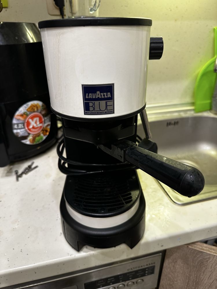 Кафемашина с капсули lavazza blue